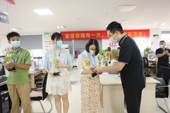 激情時(shí)刻！榮耀時(shí)刻！