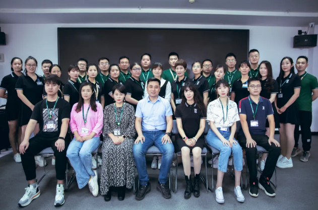 洛陽(yáng)青峰網(wǎng)絡(luò)第十屆黃埔軍校開學(xué)典禮順利圓滿舉行！